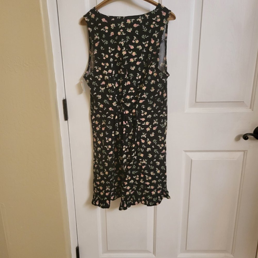 BP Romper Playsuit Black Floral V Neck Sleeveless Rayon Short Size Small NWT - Picture 4 of 10